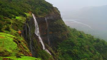 The mystic hike to Kallu waterfalls & Harishchandraghat